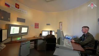 Путину доложили об успешном пуске «Сармата». Тот снова пообещал поставить ракеты на боевое дежурствоРоссия произвела успешный пуск ракетного комплекса «Сармат», доложил Владимиру Путину командующий ракетными войсками стратегического назначения Сергей Карак