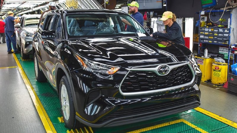 Toyota Tundra и Highlander из США вышли на рынок Японии 2