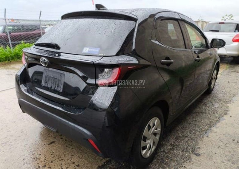 Toyota Yaris 2022 фото 2