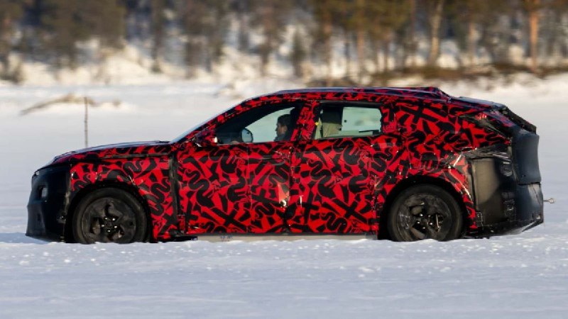 Alfa Romeo тестирует новый кроссовер Stelvio 3
