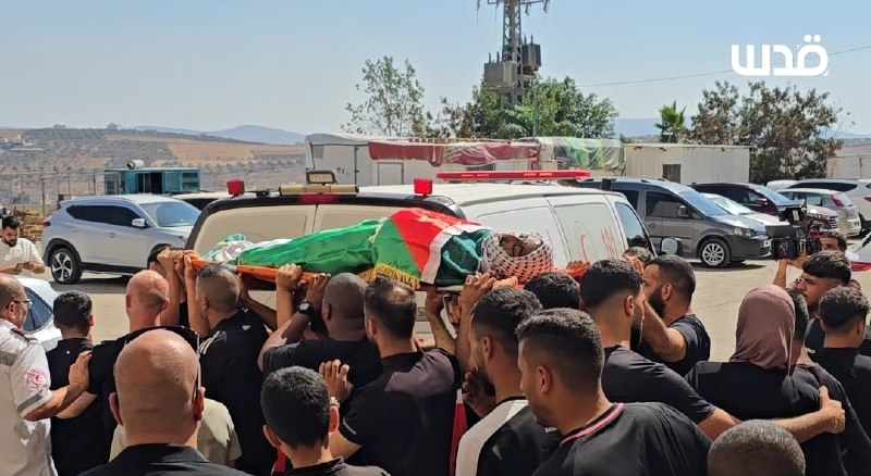 הלוויתה של גופת ההרוג ג'אד ג'יהאד ג'דאללה, לאחר שהכיבוש מסר אותו לאחר שעצר אותו למעלה מ-9 חודשים, במחנה אל…