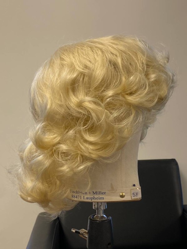 Немного подготовки: 1 модель 2 скетч от Ани - идея и макияж3 все снаряжение пирсинга4 выяснение, что за волосы есть у модели 5 парик для короткой стрижки6 показываю цвет парика, который вижу для этой съёмкиP.S. Обратите внимание на белый парик, сейчас я выложу с ним фото.Немного подготовки: 1 модель 2 скетч от Ани - идея и макияж3 все снаряжение пирсинга4 выяснение, что за волосы есть у модели 5 парик для короткой стрижки6 показываю цвет парика, который вижу для этой съёмкиP.S. Обратите внимание на белый парик, сейчас я выложу с ним фото.