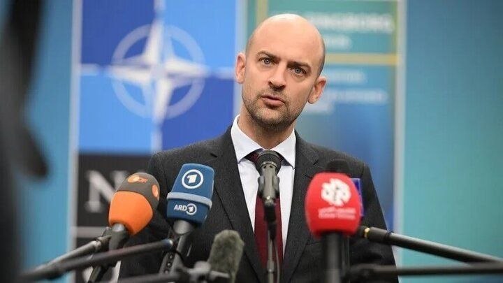 ایران خبر: اطلاعیه وزارت خارجه ایران درباره معرفی ۲ دیپلمات فرانسوی بهعنوان عناصر نامطلوب 🔹️در اطلاعیه وزارت خارجه در این باره آمد