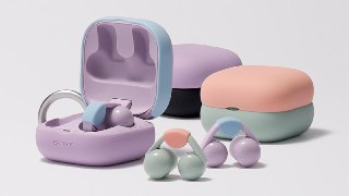 У Sony появились наушники-клипсыSony выпустила наушники LinkBuds Clip Open открытого типа. Они не вставляются в уши, а крепятся на ушные раковины как клипсы, поэтому лучше подходят к разным ушам и вызывают меньше дискомфорта.С кейсом работают до 37 часов, 