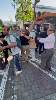 ברגע שהתרחשה רעידת אדמה בעוצמה של 6.8 בקולומביה... בניינים קרסו ואנשים נלכדו מתחת להריסות