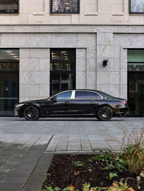 V.I.P 1 of 50 MAYBACH S 680 V12 Edition 10