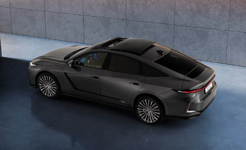 Новый Lexus ES выходит на европейский рынок 6