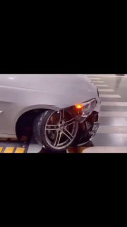 BMW 335i врезался на парковке в Rolls-Royce Wraith и Rolls-Royce Cullinan, и чут