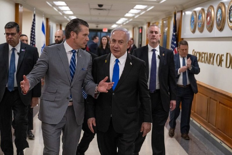 שר המלחמה האמריקאי הולך לשטחים הכבושים