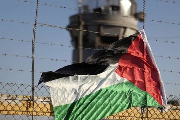 خبرگزاری مهر: یک فلسطینی در تیراندازی نظامیان صهیونیست زخمی شد🔺بیمارستان شهدای الاقصی اعلام کرد یک فلسطینی بر اثر تیراندازی نظامیان اش