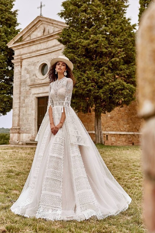 Свадебное платье (надето один раз, после химчистки).  Покупалось за 1200$ в Украине, продаю за 900 л — фото 1