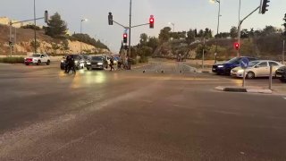 The occupation forces close Palestinian streets, roads and neighborhoods in occupied Jerusalem. Under the pretext of the Hebrew "Holiday of Kippur".