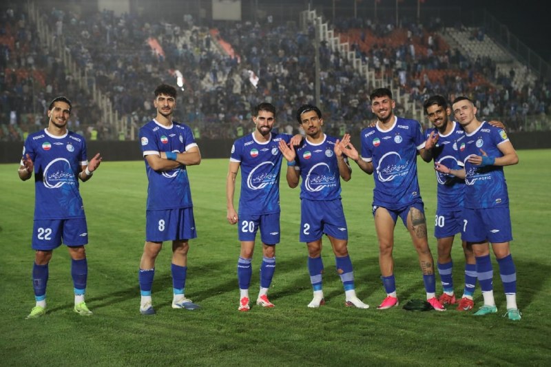 Bistodo IR | بیست و دو ⚽️: ⚽️ سیس بازیکنان استقلال بعد از برتری مقابل سپاهان با الگو از حرکت سردار آزمون و قایدی⚽️ @bistodo_IR