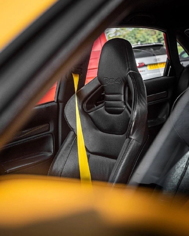 Audi RS4 8