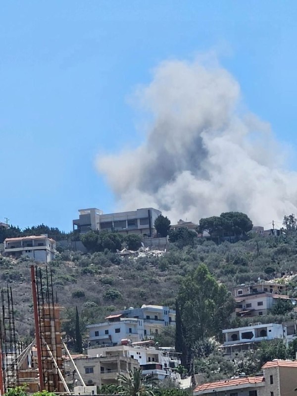 إسرائيل تقصف مواقع في لبنان وتصيب جنوداً بجروح