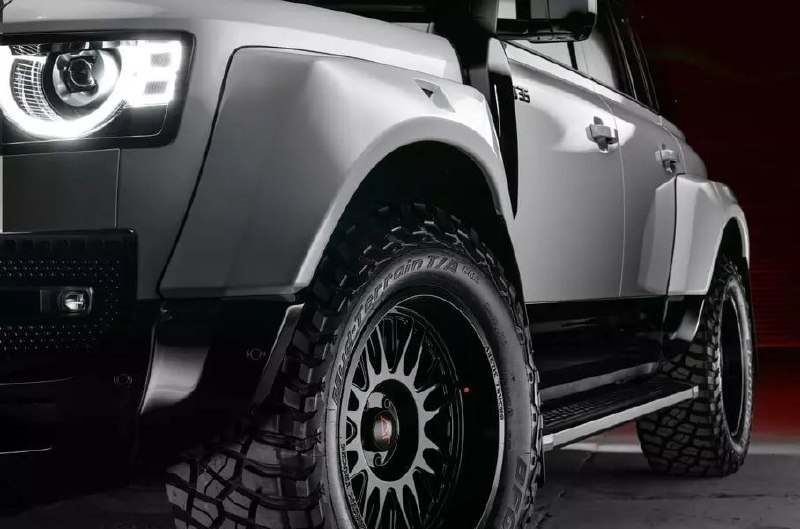 Компания Arctic Trucks представила внедорожную версию Land Rover Defender 4