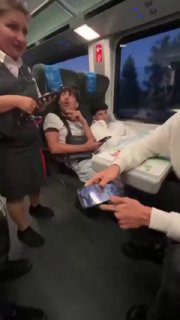 בגרמניה צעירים מוסלמים מסרבים לשלם עבור כרטיסי רכבת בטענה שכל מי שדורש מהם תשלום הוא גזעני ואיסלמופובי. תרא…