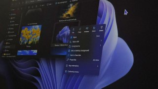 По нажатии ПКМ в Windows теперь открывается нормальное менюВ октябрьском обновлении Windows 11 опять поправили контекстное меню — его сделали проще, быстрее и с возможностью настройки. Актуально для тех, у кого сейчас по ПКМ раскрывается огромный список.У 