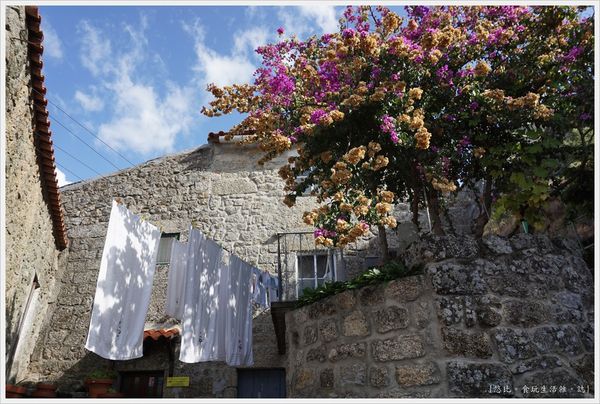 [葡萄牙|蒙桑圖Monsanto石頭城住宿與餐廳推薦。Casa da Tia Piedade。Adega Tipica O Cruzeiro]
