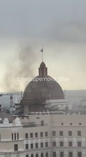 В Нижнем Новгороде из-за атаки беспилотников повреждено здание областного суда, сообщил губернатор Никитин.По предварительным данным, никто не пострадал.