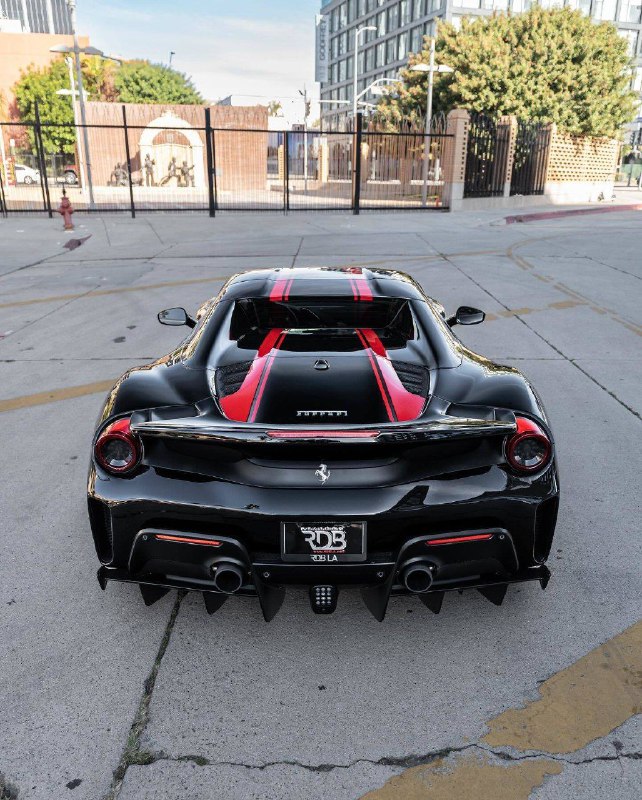 Ferrari Pista Spyder 8