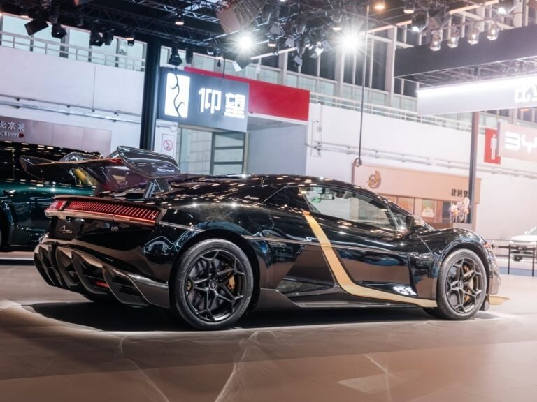 Самый быстрый серийный авто продан за 20 млн юаней 2