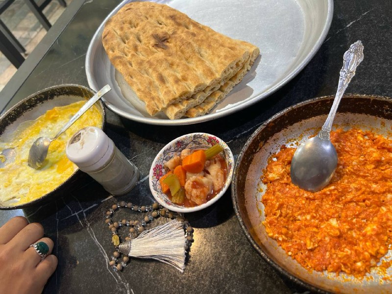 🇮🇷•ماجرای من | عباس•🇵🇸: پول دادیم مگه میشه عکس نگیریم؟!ما نبودیمخیلیا گشنه میموندنبعد برو بگو بابام بزرگم کرد😂😂