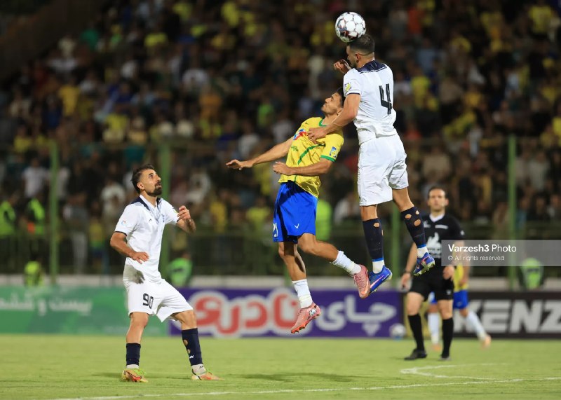 Varzesh90: ‏⚽ #ورزش90‏🔴 همه‌چیز برای VAR بود، جز تصویر استاندارد!‏🗞 استقرار تجهیزات کمک‌داور ویدئویی و حضور داوران این بخش در ورزشگ
