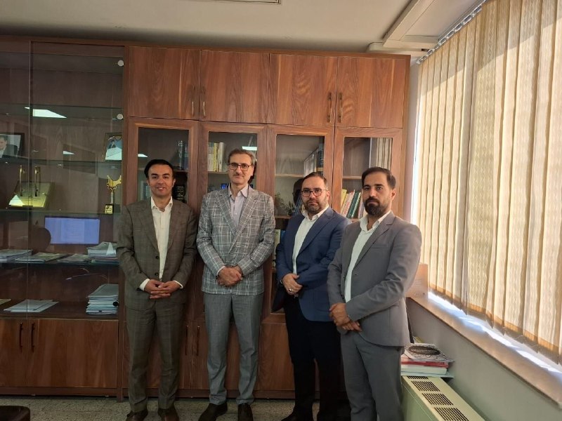 بورس۲۴ | Bourse24: تبدیل مطالبات دولتی به دارایی مولد؛ سرمایه‌گذاری ۵ همتی شفا‌دارو، ارزش بازار پخش رازی را از ۱.۲ به ۲.۸ همت رساندهلدینگ ش