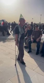 🎦 בכל מקרה, בדרך למקום הפרידה מגופו הקדוש של המנהיג, הוא נהרג