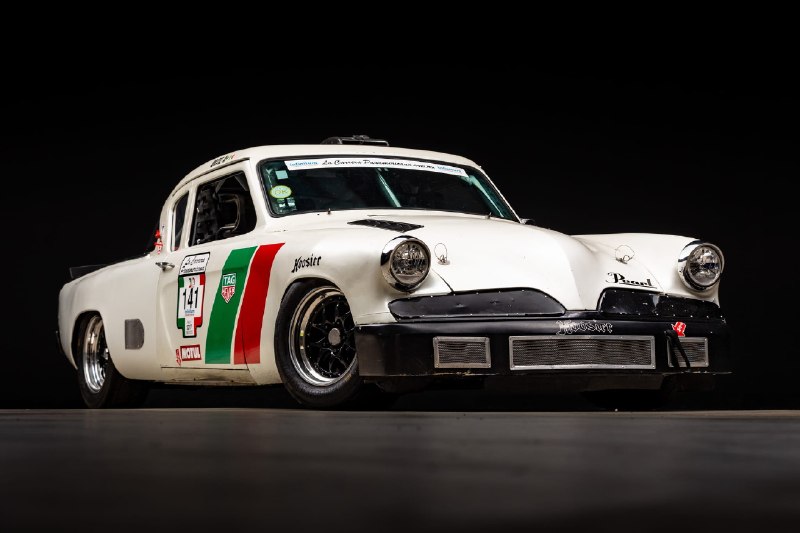 🚗✨ Studebaker 1954: воссозданный конструктор NASCARЗаходя на площадку Bring a T