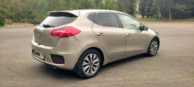 Продам kia ceed jd (рестайлинг), комплектация prestige!
🔥Цена: 1 250 000 ₽🔥
Год выпуска: 2015
Пробег: 84 300 км
Двигатель: 1.6 л
Кпп: робот
Я собственник (в наличии 2 ключа)
Комплектация (предмаксимальная):
Автомобиль оснащен всем необходимым для комфортных поездок:
Салон: бежевая кожа (вставки на сиденьях и дверные карты).
Комфорт: мульти руль, бесключевой доступ, кнопка start/stop, климат-контроль, круиз-контроль, стекооподьемники перед. , зад.
Зимний пакет: подогрев передних сидений, руля, боковых зеркал, лобового и заднего стекол.
Мультимедиа: голосовое управление, громкая связь, cd, usb, aux.
Дополнительно: подрулевые лепестки, охлаждаемый бардачок, линзованная оптика, бортовой компьютер, электроскладывание зеркал.
Задиров в двигателе нет !!!
В машине есть всё, кроме панорамы и электроручника. Технически исправна, готова к эксплуатации.
Место осмотра: г. Зугрэс / г. Харцызск.
Телефон: +7 (949) 389-20-39
📞 🇷🇺 Звоните: +79493892039 - фотография - 4