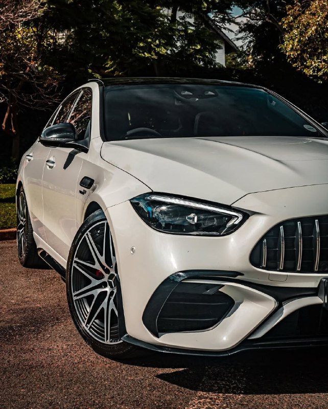 New C 63 S E AMG 670 HP 0-100 km/h 3.4 sec 2