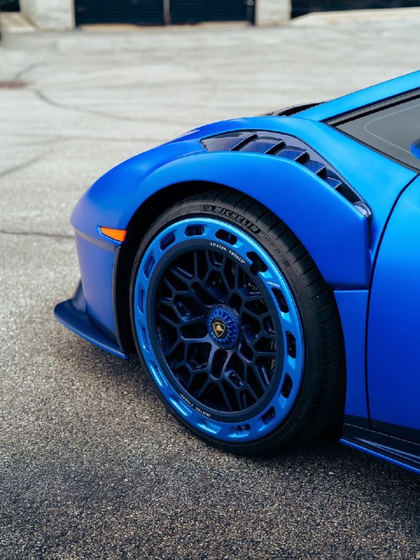 Lamborghini Huracan STO 60th Anniversary Edition 4
