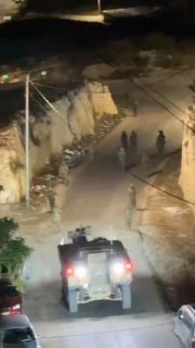 חלק מכוחות הכיבוש מסתערים על העיר שכם, בליווי משוריינים של "איתן".