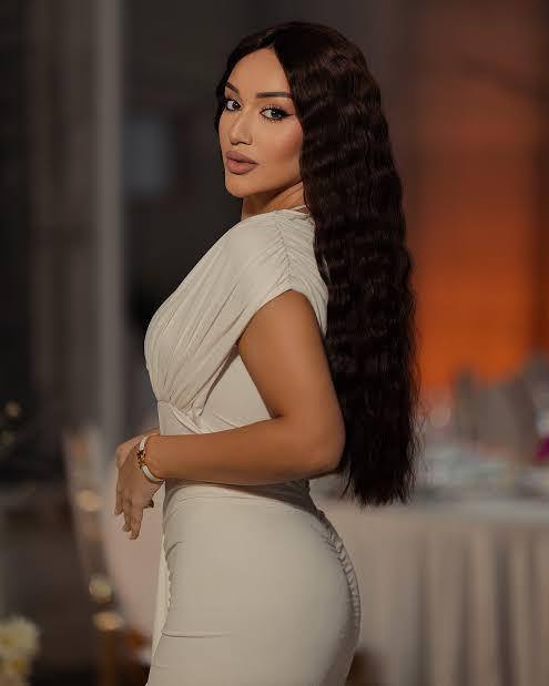 Гоар Аветисян — главный бьюти-блогер России, входит в топ-5 самых известных людей России. фото