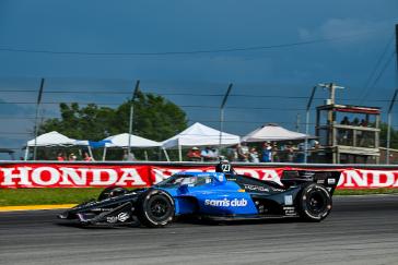 🚗💨 Вчера на трассе Mid‑Ohio, где разыгрывался Honda Indy 200, гитання «лодка»