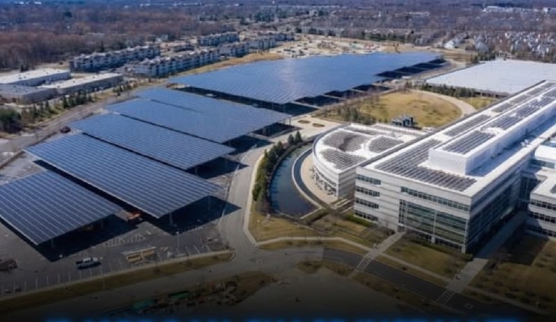 The United States has roughly 2 billion parking spaces, an enormous amount of paved land with huge potential for solar energy generation without disrupting natural landscapes.JPMorgan Chase has demonstrated this potential on a grand scale. At its McCoy Center campus in Columbus, Ohio, the second-largest single-tenant office building in the country after the Pentagon — the bank has transformed a massive parking lot into one of the largest commercial solar installations in the world.By installing approximately 40,000 solar panels on elevated canopies over a 9,000-space parking area, combined with rooftop solar arrays, the system now supplies about 75% of the 2-million-square-foot facility’s electricity needs.The 14.8-megawatt installation generates enough clean power for more than 1,000 average American homes. It ranks as the second-largest solar array on a commercial office campus in the United States, behind only Apple’s headquarters in California.Importantly, the project required no new land development or habitat destruction. It repurposes existing asphalt while providing practical benefits such as shade for parked cars and reduced urban heat.Science and facts💡