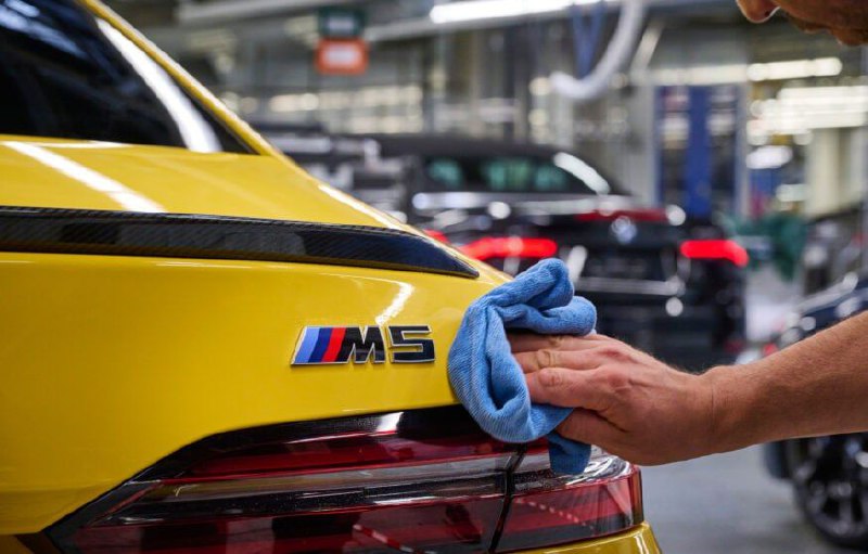 На конвейер встал BMW M5 нового поколения G90 5