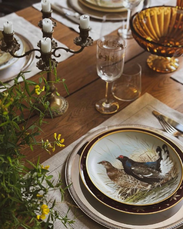 Отдельное удовольствие разглядывать сервировки в этом прекрасном доме. Даниил невероятный эстет и ценитель красивой посуды. Его буфет полон сокрови... - изображение 3 - сет, италия, серия