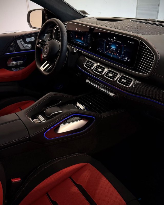 New GLE 63 S AMG FACELIFT 612 HP 4.0-L V8 BITURBO 0-100 km/h 3.8 sec 7