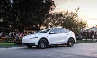 Лобовой на высокой скорости — а водитель Tesla Model 3 отделался лёгкими травмами. По данным иностра 2