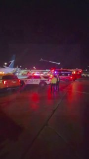 מטוס בואינג התנגש במשאית בנמל התעופה של טורונטו מטוס נוסעים של חברת WestJet Airlines עבר תאונה תוך כדי תנוע…