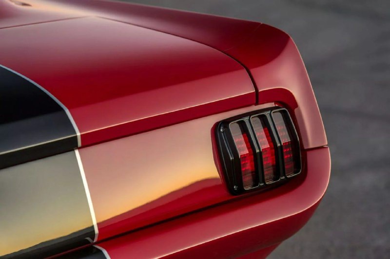 Американское ателье превратило винтажный Ford Mustang в 700-сильный рестомод GT350TR. 5