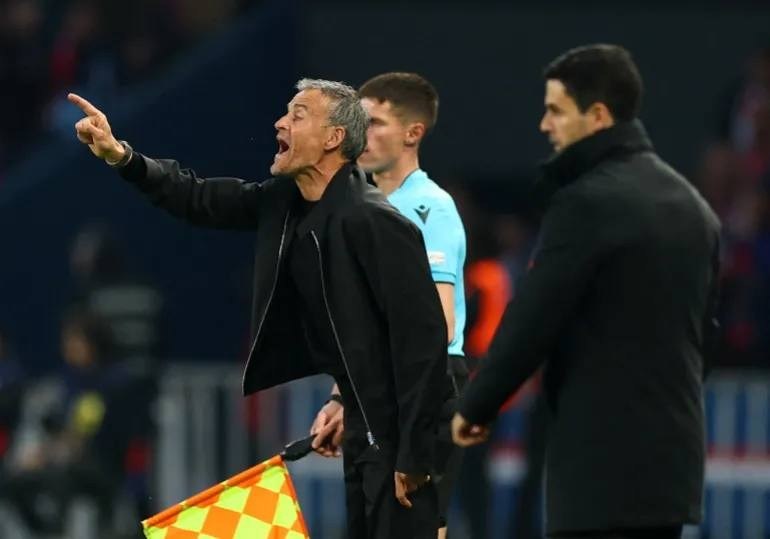 پاریسن ژرمن | Paris Saint Germain: 🎙انریکه در کنفرانس خبری قبل بازی مقابل لیل: 🔵 بارکولا همچنان بازیکن پاریس است!⚽️@ParisNewsOnline