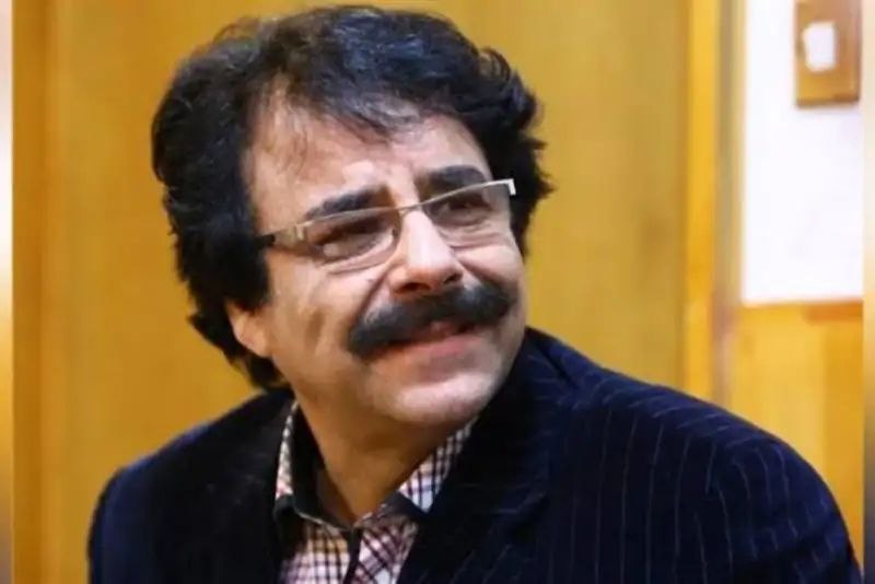 کیوسک خبر: 🔴 آخرین وضعیت علیرضا افتخاری پس از تصادف🔸 علیرضا افتخاری، خواننده پیشکسوت موسیقی سنتی، پس از یک تصادف شدید در مسیر اصفها