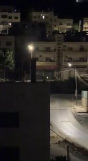 חלק מכוחות הכיבוש מסתערים על העיר שכם ממחסום חווארה