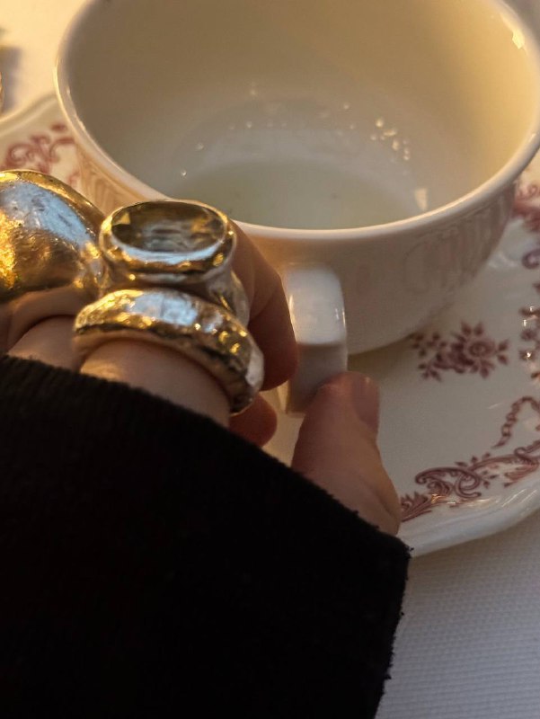 — Процесс создания новой коллекции для бренда украшений HAIRPIN;— ожидание любимого человека из командировки;— поиск нового жилья;— разработка дизайн-проекта мастерской;— встречи с друзьями;— мои открытия в косметологии и заботе о себе;— новые друзьяОтличный август. Как никогда, чувствую себя живой 😌— Процесс создания новой коллекции для бренда украшений HAIRPIN;— ожидание любимого человека из командировки;— поиск нового жилья;— разработка дизайн-проекта мастерской;— встречи с друзьями;— мои открытия в косметологии и заботе о себе;— новые друзьяОтличный август. Как никогда, чувствую себя живой 😌