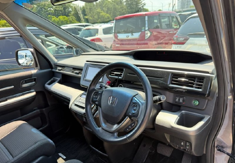 Honda Stepwgn 2017 фото 3
