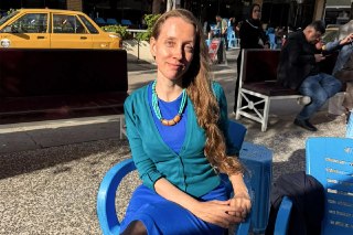 Американскую журналистку Шелли Киттлсон похитили в Багдаде представители группировки «Хатаиб Хезболла», сообщил аналитик CNN Алекс Плитсас.  Один из подозреваемых задержан после того, как принадлежащий похитителям автомобиль перевернулся при попытке скрыть